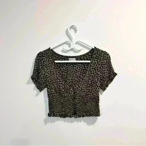 Urban Outfitters | womens small leopard print crop top with  ruffles and buttons